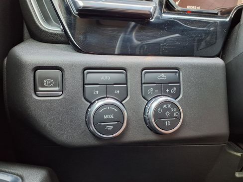 Used 2022 GMC Sierra 1500 Elevation w/ LPO, Elevation Black Package AWD/4WD image 15