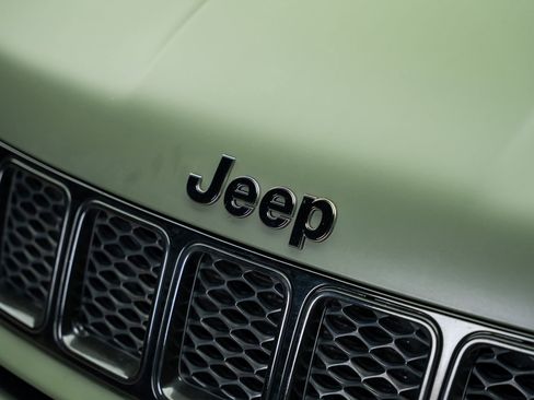 Used 2021 Jeep Grand Cherokee Trackhawk w/ Trailer Tow Group IV image 11