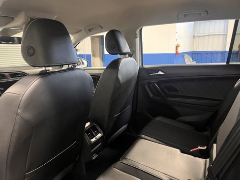 Used 2024 Volkswagen Tiguan SE image 18