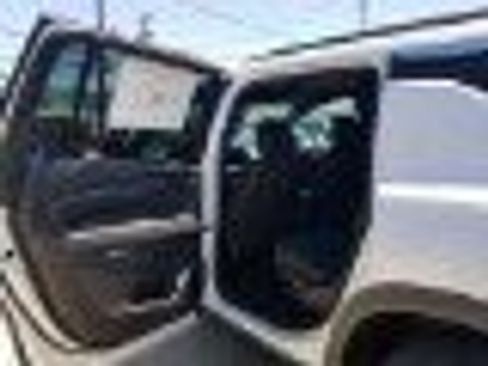 New 2025 Chevrolet Traverse LT image 21