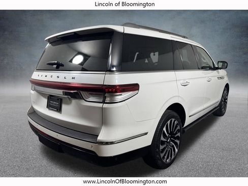 Used 2023 Lincoln Navigator Black Label AWD/4WD image 8