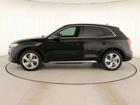 Used 2021 Audi Q5 2.0T Premium Plus w/ Premium Plus Package AWD/4WD image 2