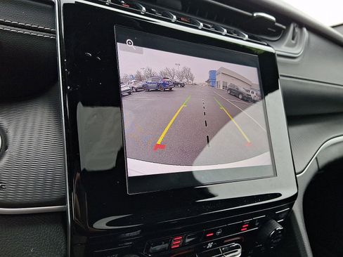 Used 2024 Jeep Grand Cherokee Altitude image 19