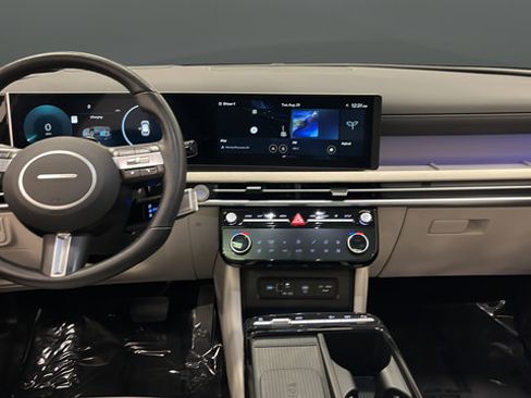 Used 2025 Hyundai Tucson Limited AWD/4WD image 12
