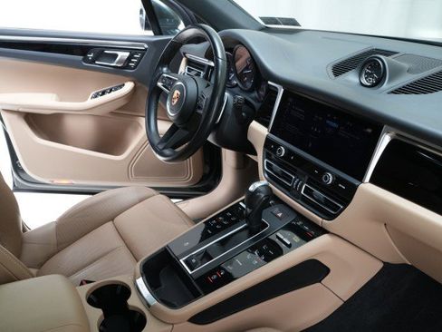 Used 2023 Porsche Macan AWD image 62