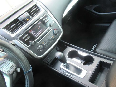 Used 2017 Nissan Altima 2.5 SR w/ Midnight Edition Package image 32