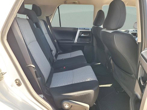 Used 2015 Toyota 4Runner SR5 Premium image 17