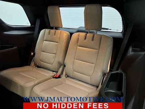 Used 2018 Ford Explorer XLT w/ Equipment Group 202A AWD/4WD image 16