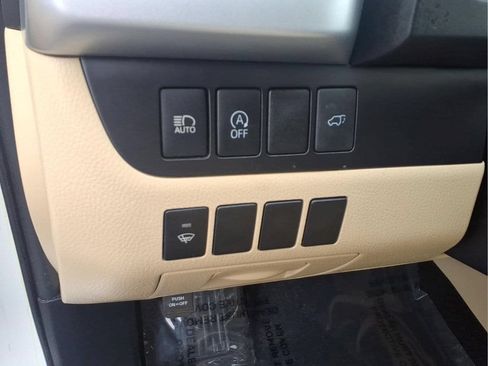 Used 2019 Toyota Highlander XLE AWD/4WD image 22
