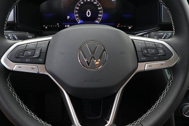 Certified 2025 Volkswagen Taos S FWD image 17