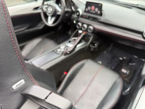 Used 2019 MAZDA MX-5 Miata Grand Touring RWD image 16