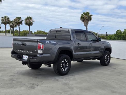 Used 2023 Toyota Tacoma TRD Off-Road w/ Technology Package RWD image 4