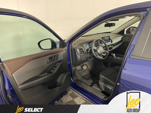 Used 2023 Nissan Rogue S AWD/4WD image 8