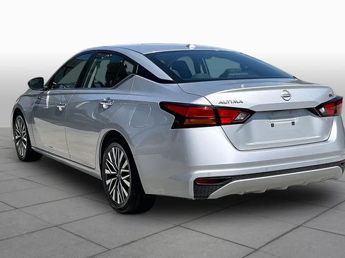 Used 2024 Nissan Altima 2.5 SV FWD image 12