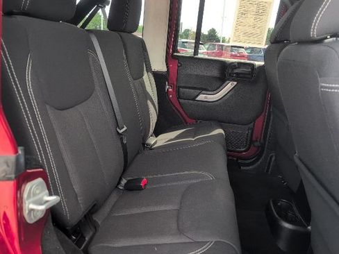 Used 2013 Jeep Wrangler Unlimited Sahara w/ Connectivity Group AWD/4WD image 32