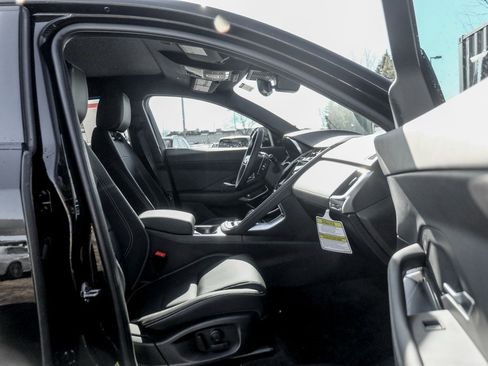 New 2024 Jaguar E-PACE R-Dynamic SE image 19