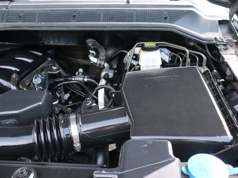 Used 2014 Nissan Titan S image 36