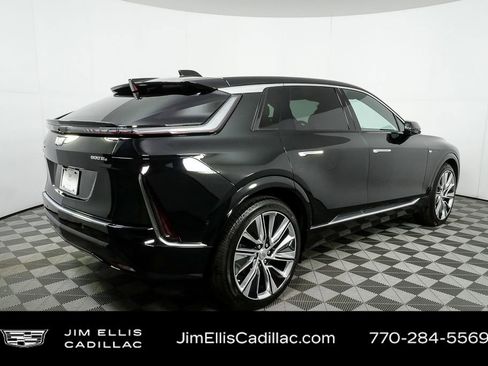 Certified 2024 Cadillac Lyriq Luxury w/ Nappa Leather Package image 31