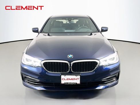 Used 2020 BMW 530e xDrive w/ Premium Package AWD/4WD image 3