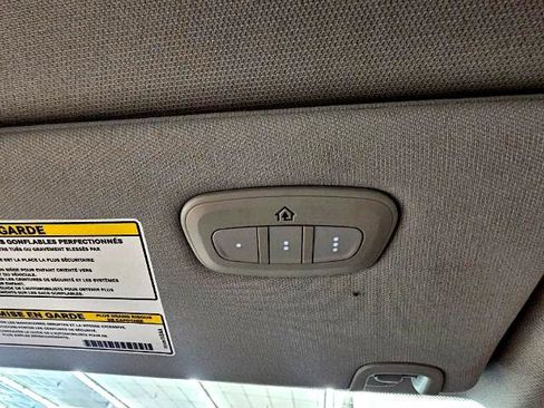 Used 2019 Jeep Cherokee Latitude Plus w/ Comfort/Convenience Group image 29