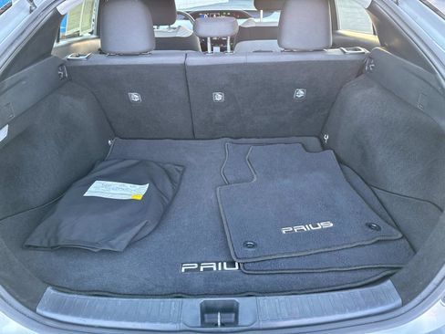 Used 2017 Toyota Prius Three Touring image 5