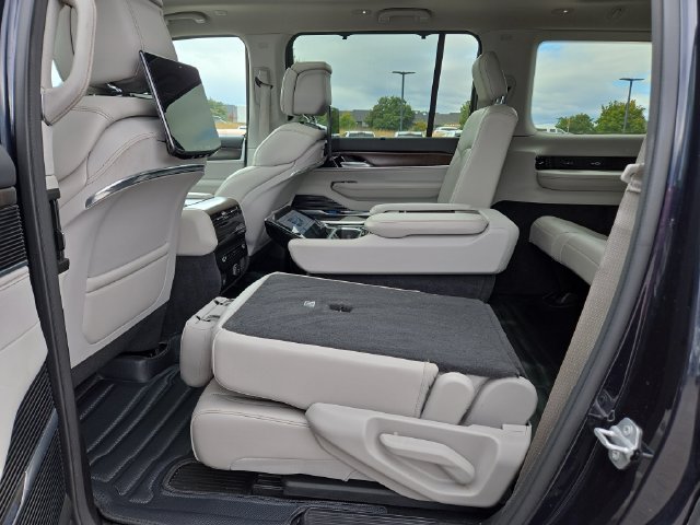 Used 2023 Jeep Grand Wagoneer 4WD w/ Rear Seat Video Group 1 image 32