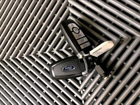 Used 2023 Ford Escape ST-Line Elite image 11