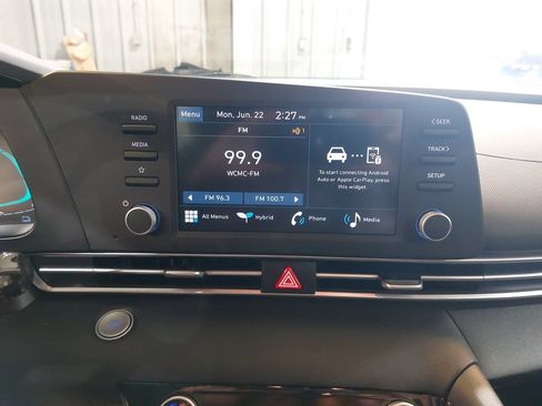 Certified 2025 Hyundai Elantra Hybrid FWD image 22