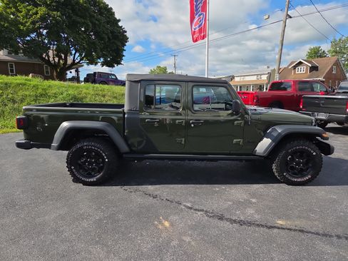 Certified 2023 Jeep Gladiator Sport w/ Trailer Tow Package AWD/4WD image 2