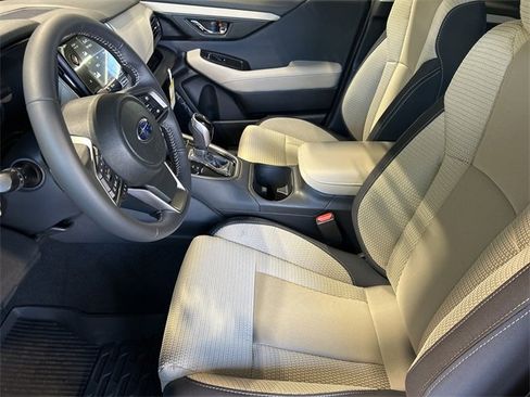 Used 2025 Subaru Outback Premium image 9