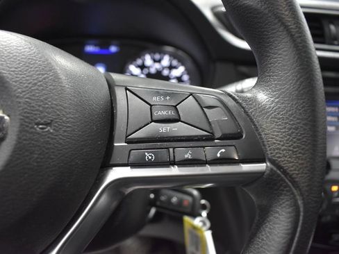 Used 2018 Nissan Rogue S AWD/4WD image 24