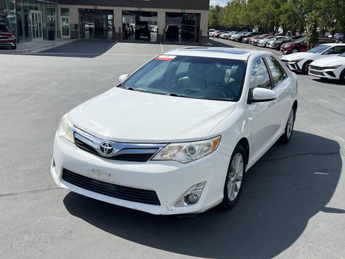Used 2014 Toyota Camry XLE w/ Leather Package FWD image 9