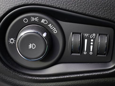 Used 2022 Jeep Renegade Trailhawk AWD/4WD image 24