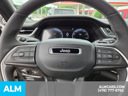 Used 2025 Jeep Grand Cherokee Laredo X w/ Luxury Tech Group I AWD/4WD image 34