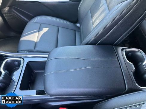 Used 2025 Chevrolet Traverse LT w/ Driver Confidence Package FWD image 30
