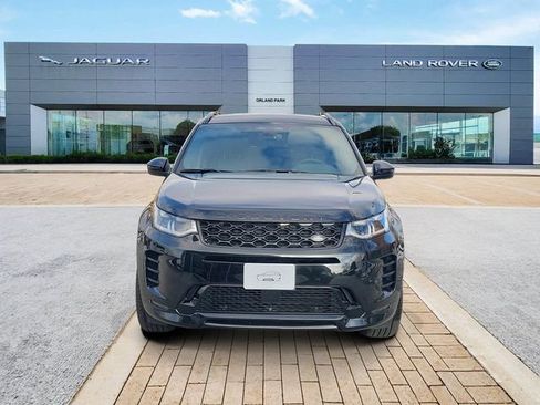 Used 2025 Land Rover Discovery Sport Dynamic SE AWD/4WD image 2
