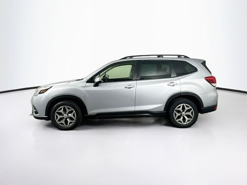 Used 2022 Subaru Forester Premium w/ Popular Package #1 AWD/4WD image 4