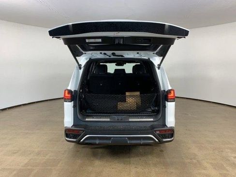 Used 2024 Lexus LX 600 F Sport image 31