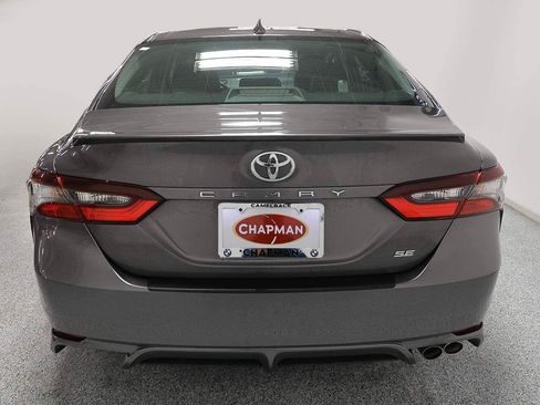 Used 2022 Toyota Camry SE w/ Convenience Package FWD image 4