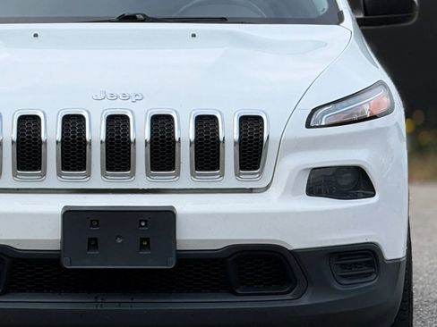 Used 2016 Jeep Cherokee Sport w/ Cold Weather Group AWD/4WD image 12