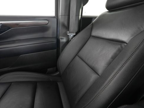 Used 2025 Chevrolet Tahoe Z71 AWD/4WD image 26