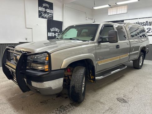 Used 2003 Chevrolet Silverado 2500 LT AWD/4WD image 3