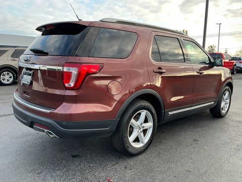 Used 2018 Ford Explorer XLT w/ Equipment Group 202A image 7