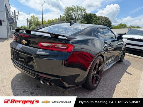 Used 2017 Chevrolet Camaro SS RWD image 2