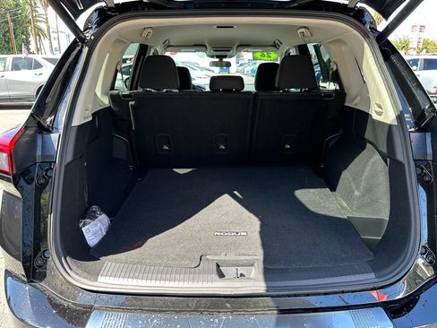 Used 2026 Nissan Rogue SV w/ Cold Weather Package FWD image 19
