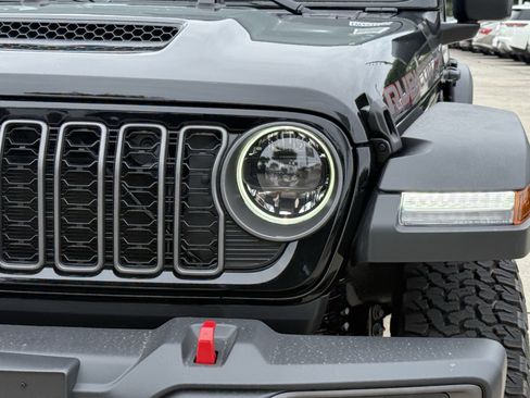 New 2026 Jeep Wrangler Unlimited Rubicon AWD/4WD image 8