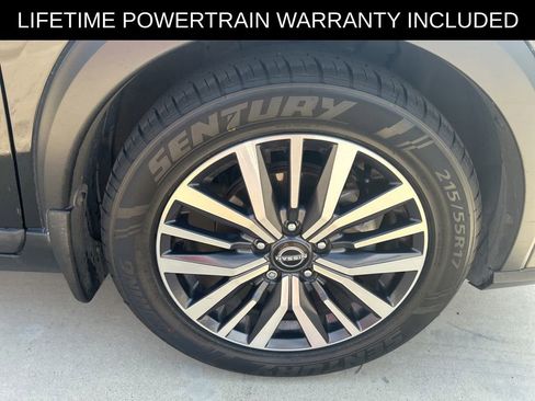 Used 2023 Nissan Kicks SV FWD image 10