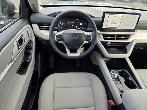 New 2026 Ford Explorer Active w/ Active Comfort Package image 7