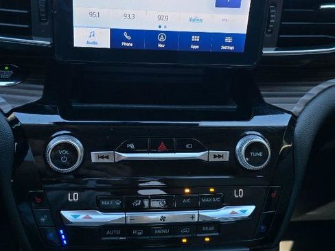 Used 2021 Ford Explorer Limited w/ Equipment Group 301A RWD image 34