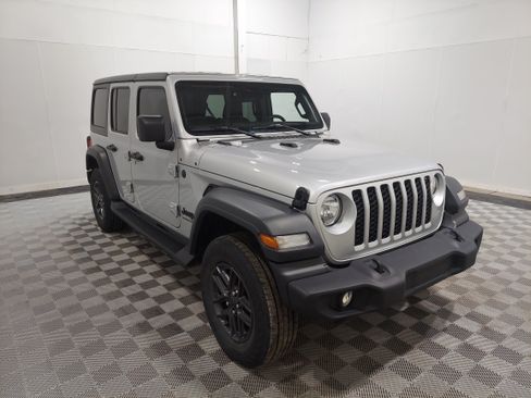 Used 2024 Jeep Wrangler Unlimited Sport AWD/4WD image 4